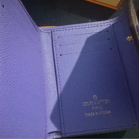 Small Wallet - Picture 2 of 2